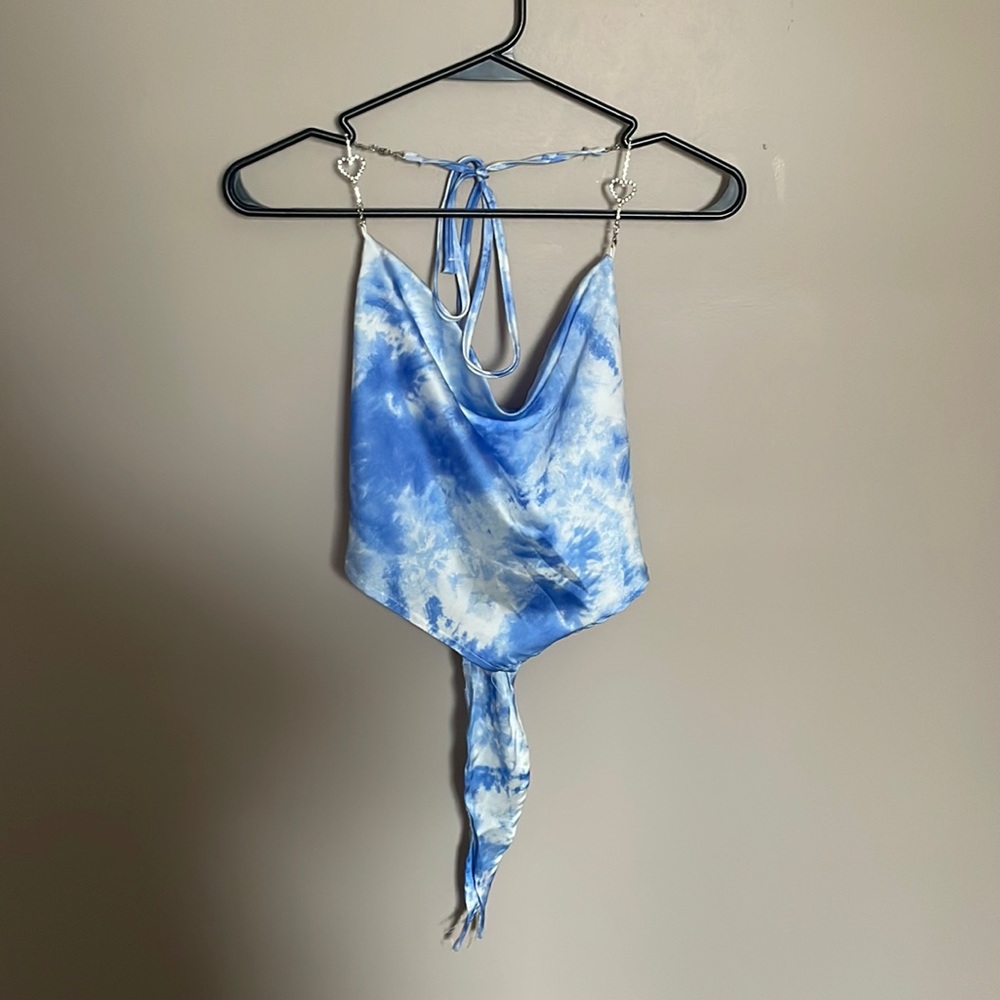 blue and white rue21 party top. size medium.